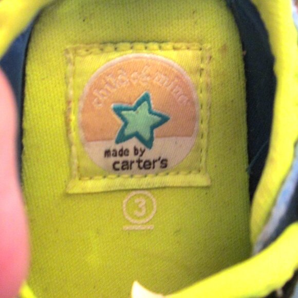 Size 3 Carter's childs breathable velco closure breathable cutout back tennis sh - Picture 4 of 7